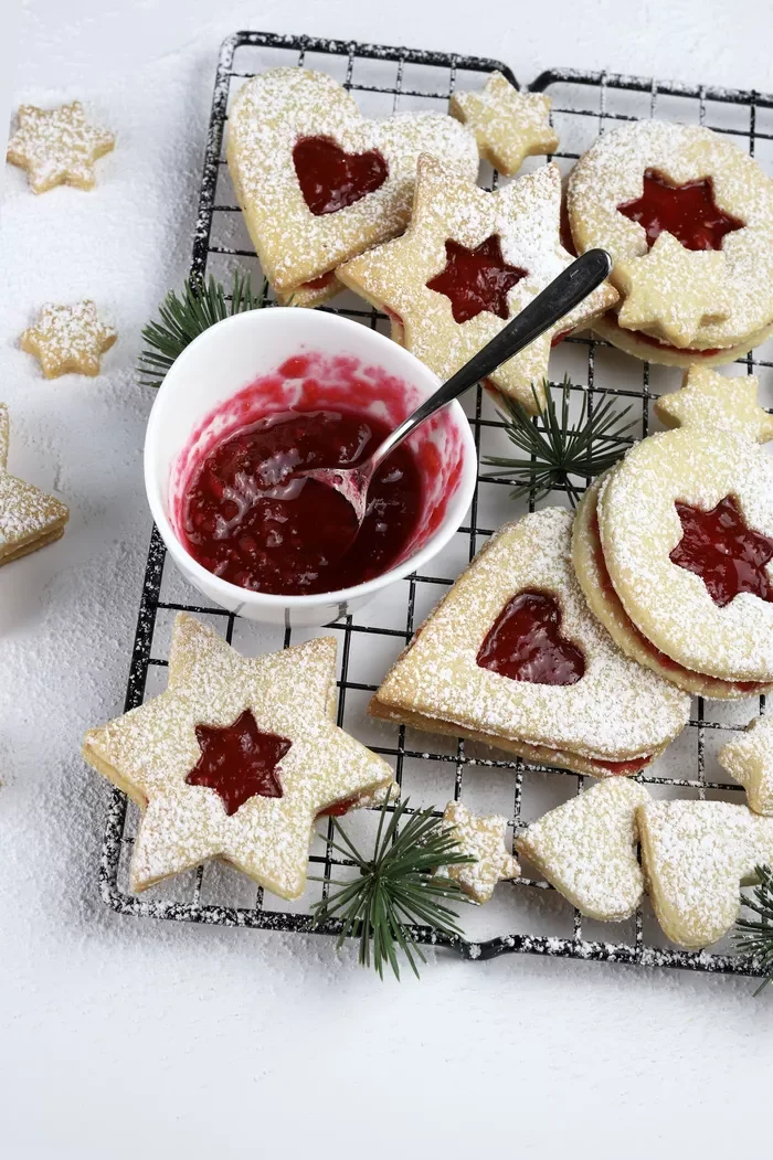 Low-carb jam biscuits